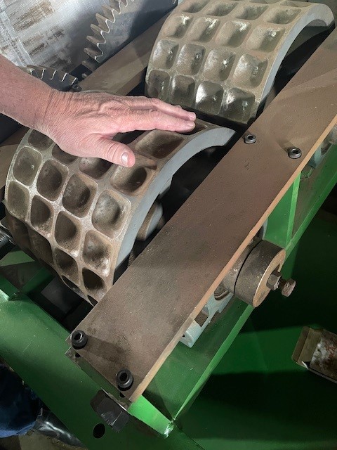 Complete briquette production system converting biomass waste into valuable fuel briquettes thumbnail 12