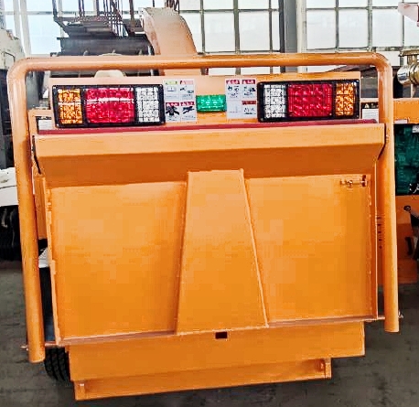 6140 with standard feed with feed tray folded for transport
